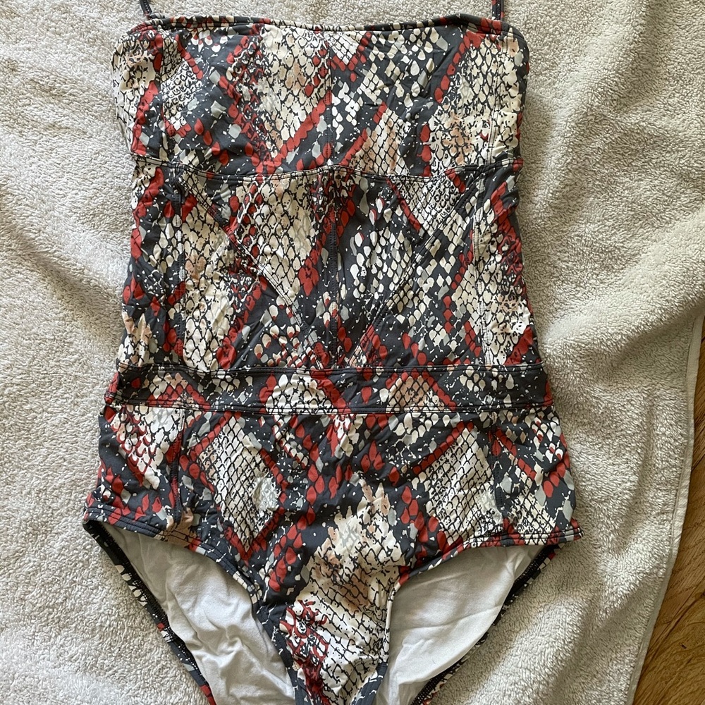 Retro style one piece bathing suite (ModCloth)